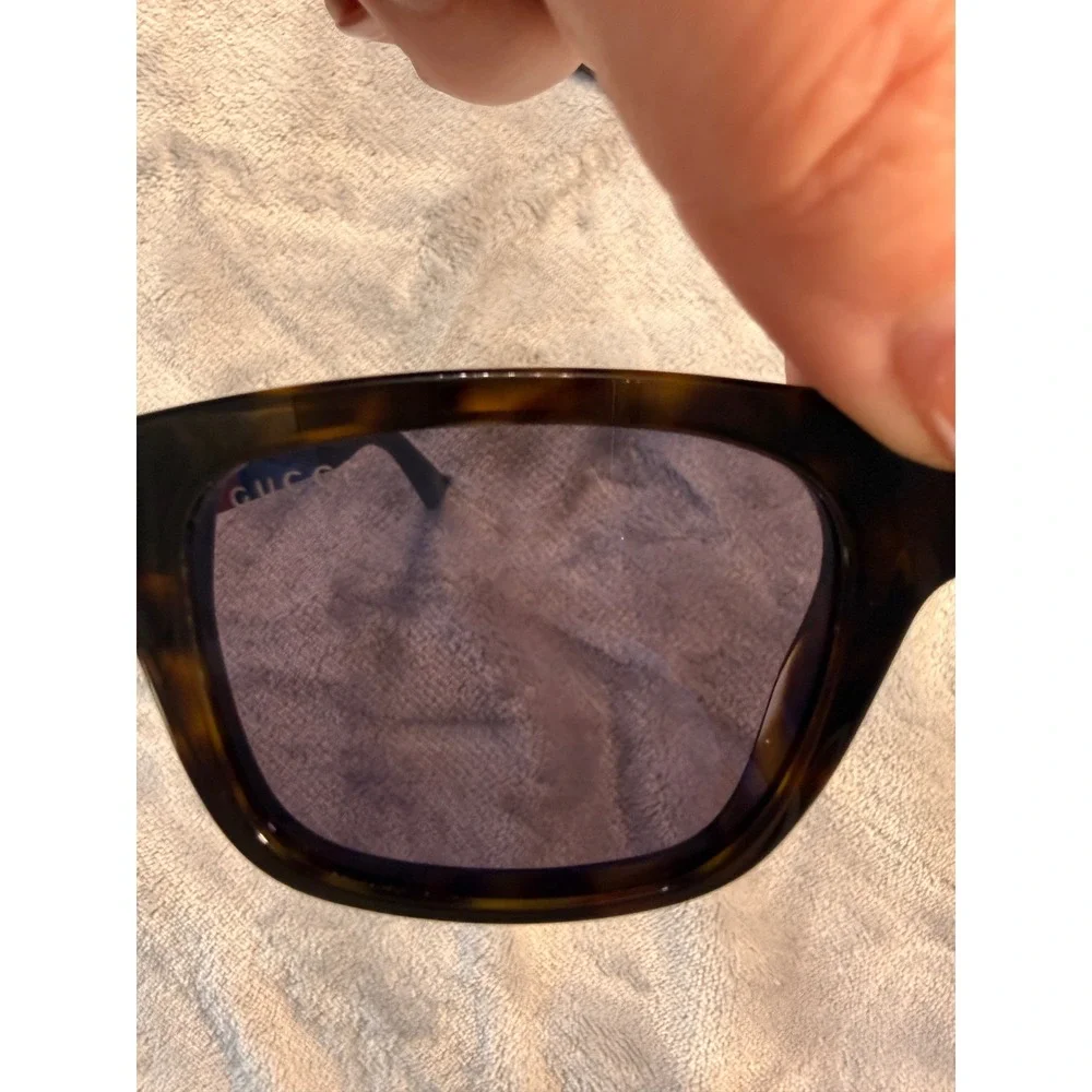 Gucci Tortoise Square‎ Sunglasses Matte Arms Web Stripe Logo Italy Unisex